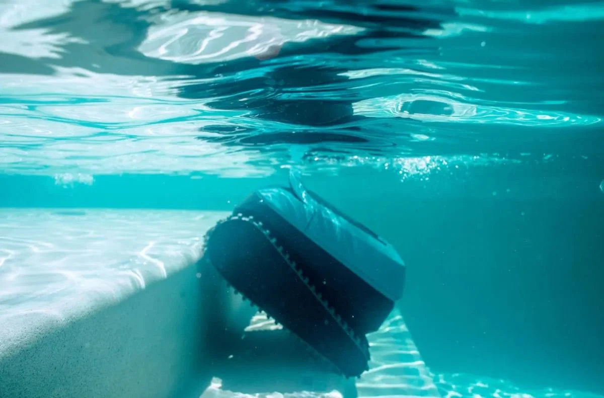 Robot Pulitore Dolphin EON 100 by Maytronics